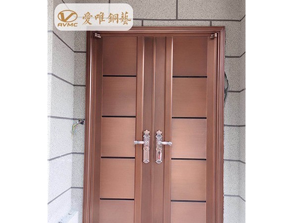 沿海地區(qū)定做銅門要選好門的材質很重要!